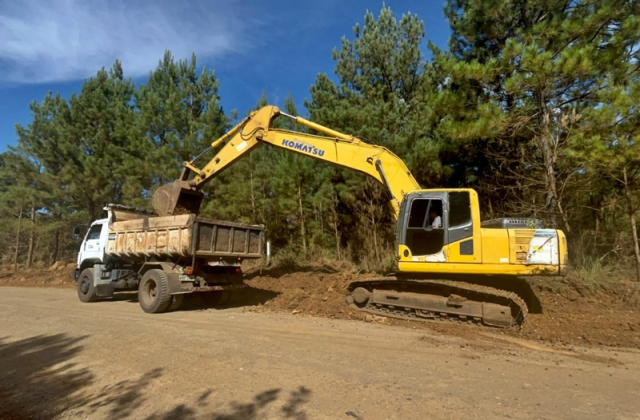 Alargamento da via marca início das obras de pavimentação na Linha Adolfo Konder